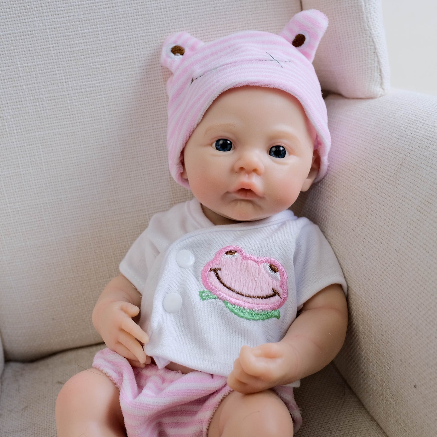 30cm Soft Full Silicone Blue Eyes Meadow Reborn Baby Girl In Pink Clothes