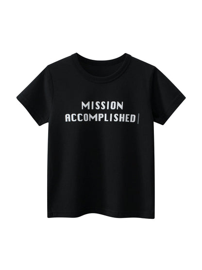 Short-sleeved T-shirt with round neck and solid color letter print