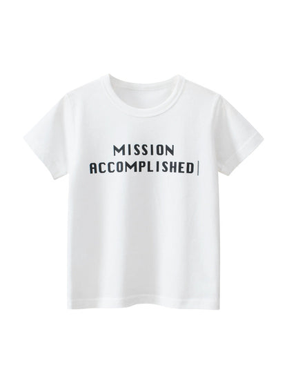 Short-sleeved T-shirt with round neck and solid color letter print