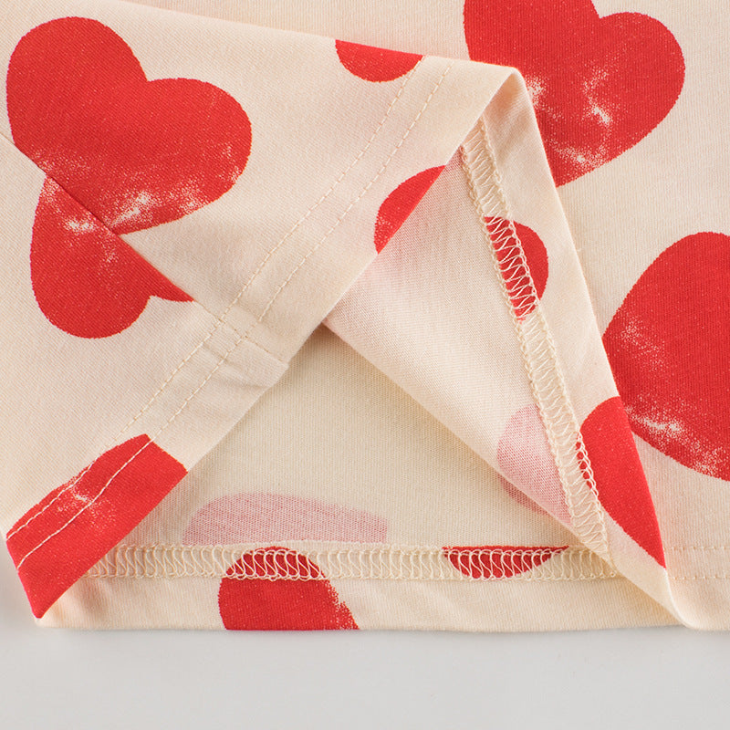 Short-sleeved T-shirt with crew neck and heart print