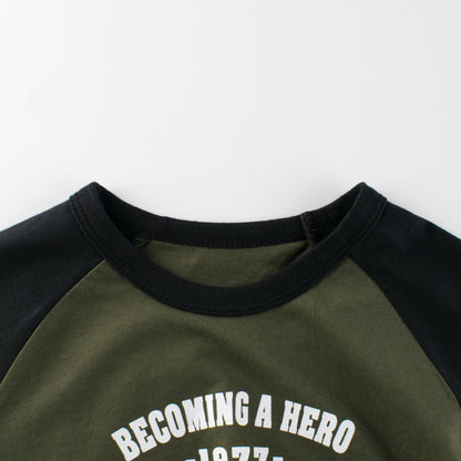 Short-sleeved T-shirt with round neck and green letter print