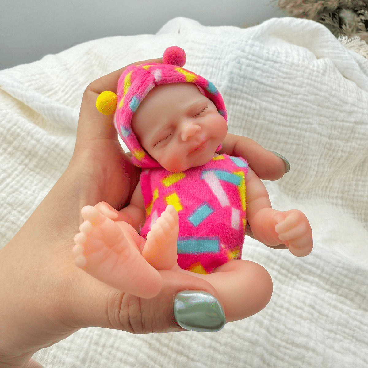 15cm Silicone Closed Eyes Pascale Mini Reborn Doll in Rose Outfits
