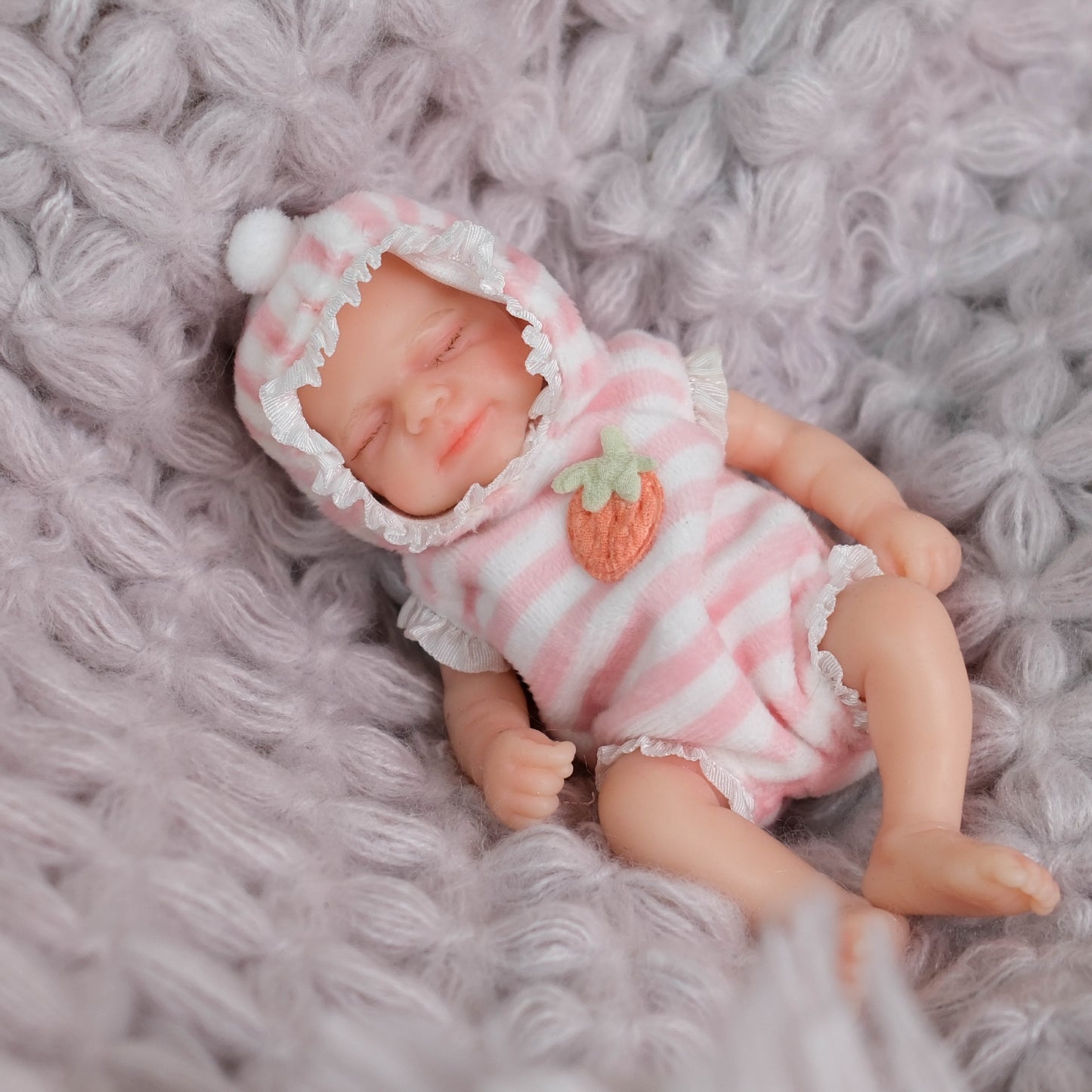 6 Inch Closed Eyes Mini Silicone Reborn Doll Girl-Pascale
