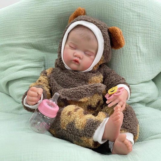 50cm Lifelike Closed Eyes Quinbee Reborn Doll in Plush Clothes
