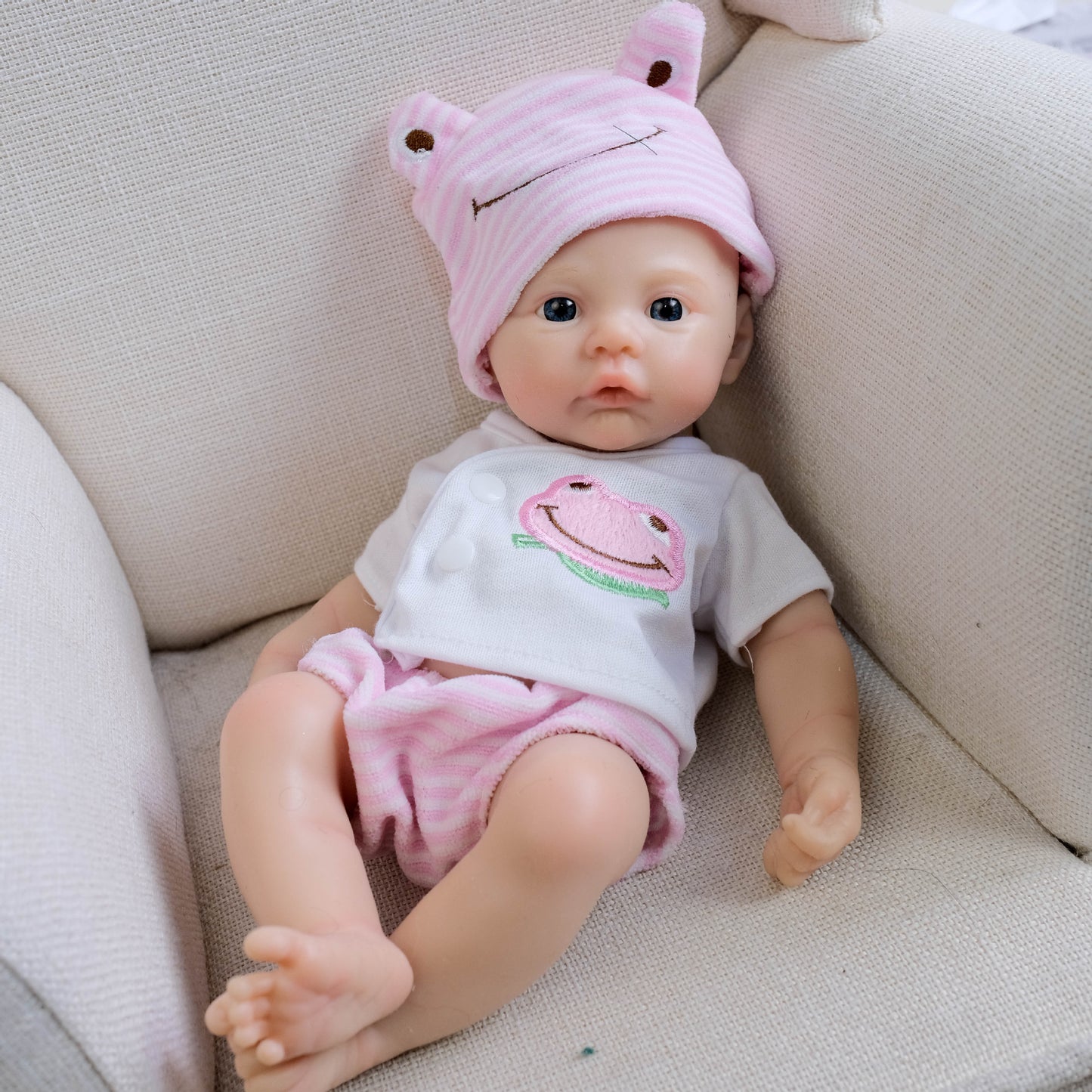 30cm Soft Full Silicone Blue Eyes Meadow Reborn Baby Girl In Pink Clothes