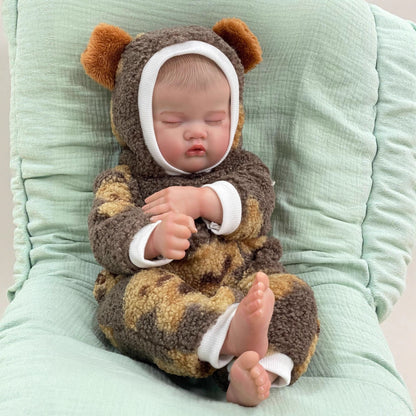 50cm Lifelike Closed Eyes Quinbee Reborn Doll in Plush Clothes
