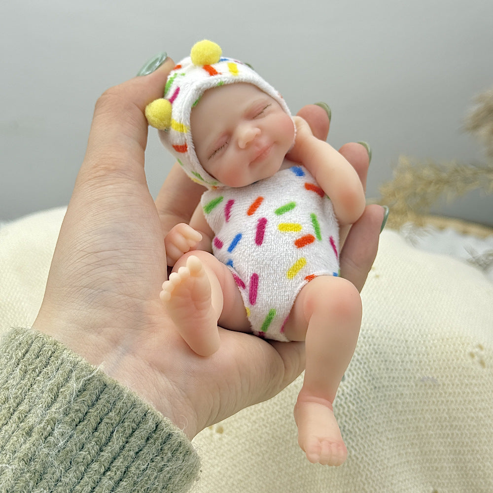 15cm Silicone Closed Eyes Pascale Mini Reborn Doll in White Outfits