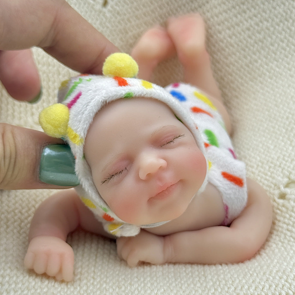 15cm Silicone Closed Eyes Pascale Mini Reborn Doll in White Outfits