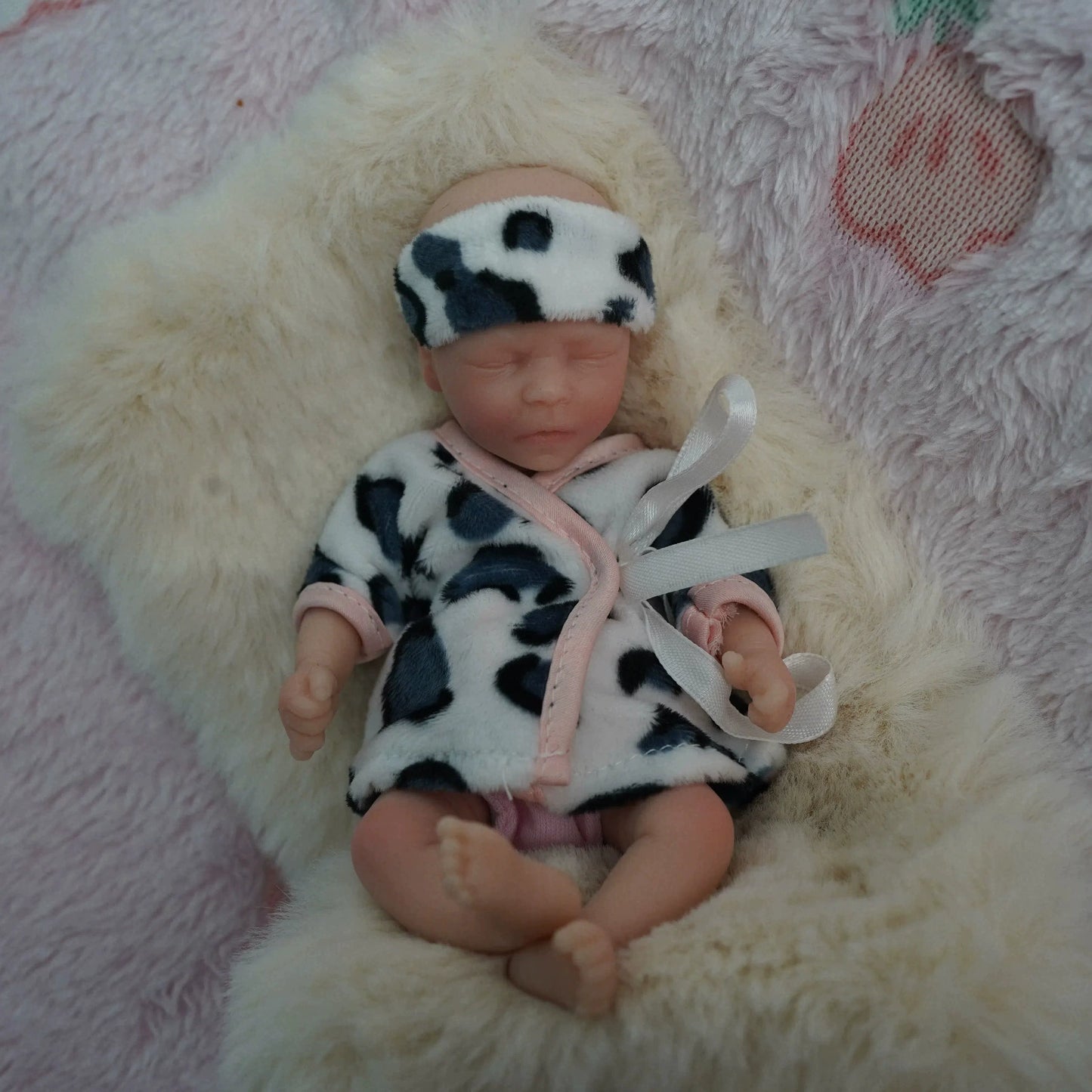 6 Inch Closed Eyes Mini Reborn Doll in Cow Clothes-Darren
