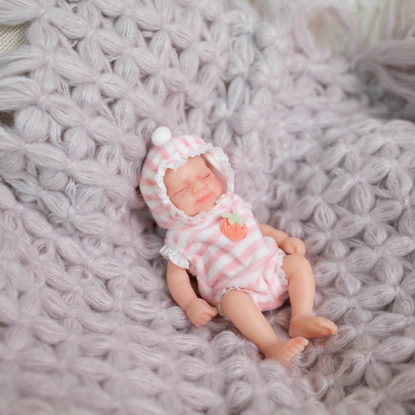 6 Inch Closed Eyes Mini Silicone Reborn Doll Girl-Pascale