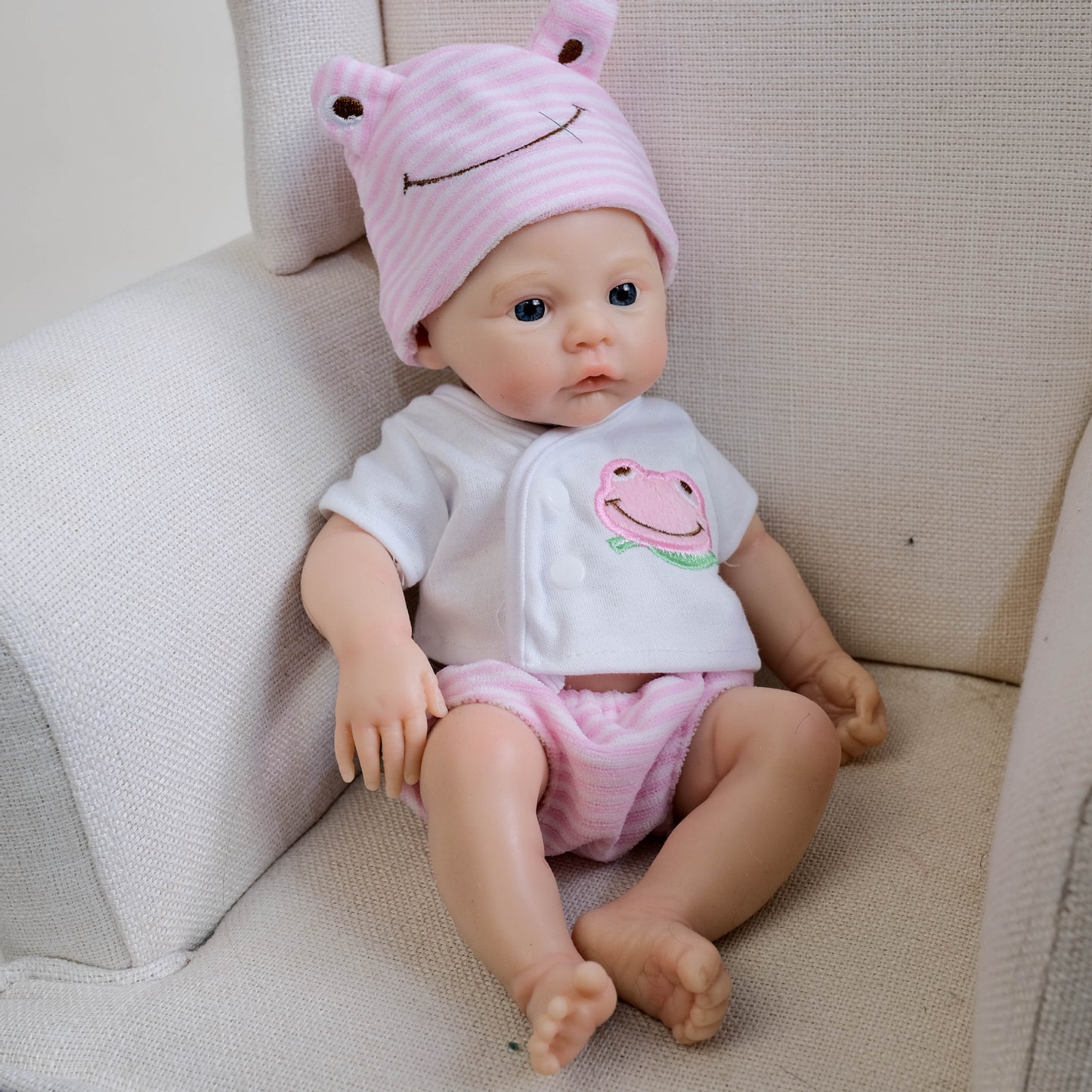 30cm Soft Full Silicone Blue Eyes Meadow Reborn Baby Girl In Pink Clothes